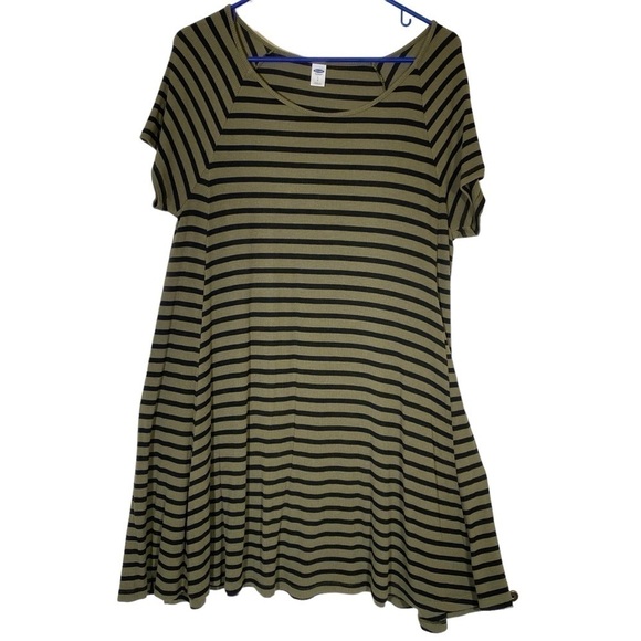 Old Navy Dresses & Skirts - Old Navy women size Large short sleeve olive green black knit stripe midi dress